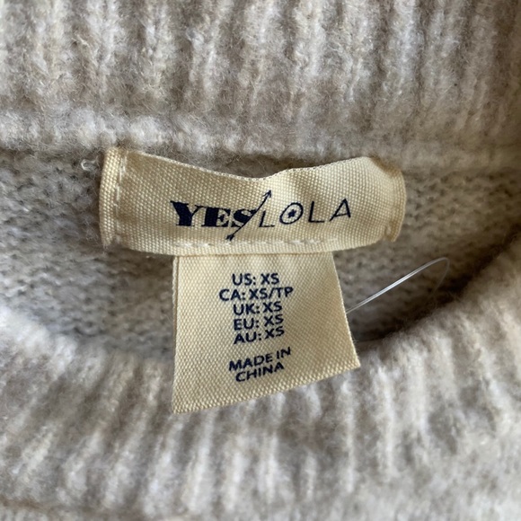 Beautiful Crop Fall Sweater - Picture 4 of 4